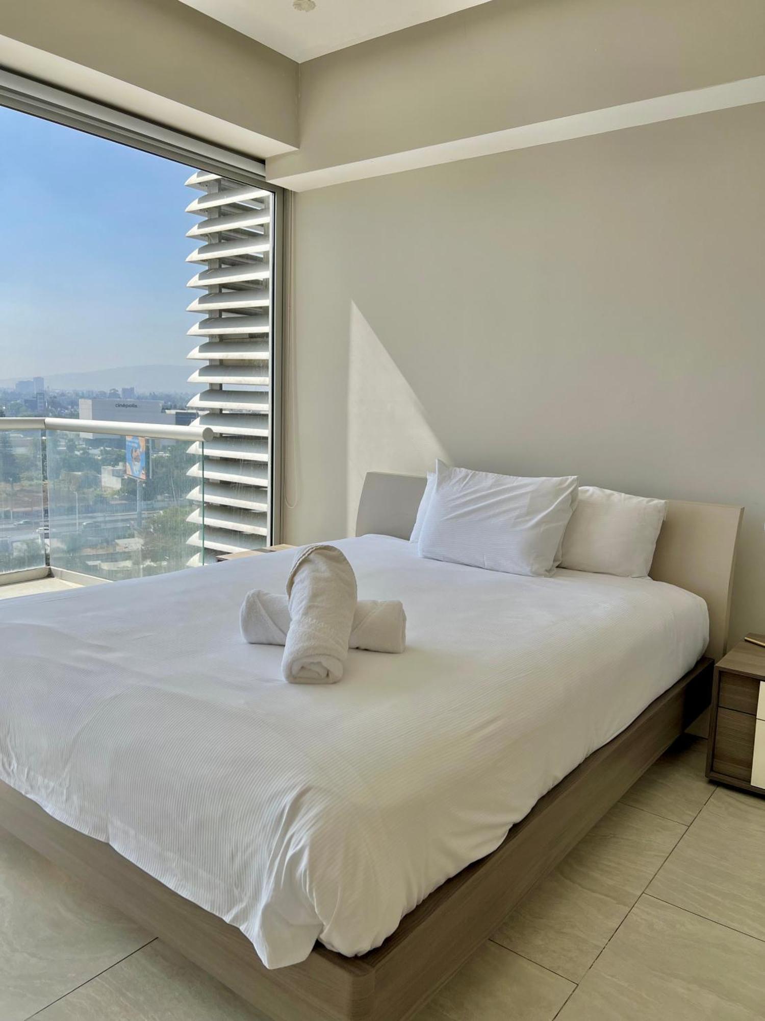 Park Life Guadalajara Aparthotel Exterior photo
