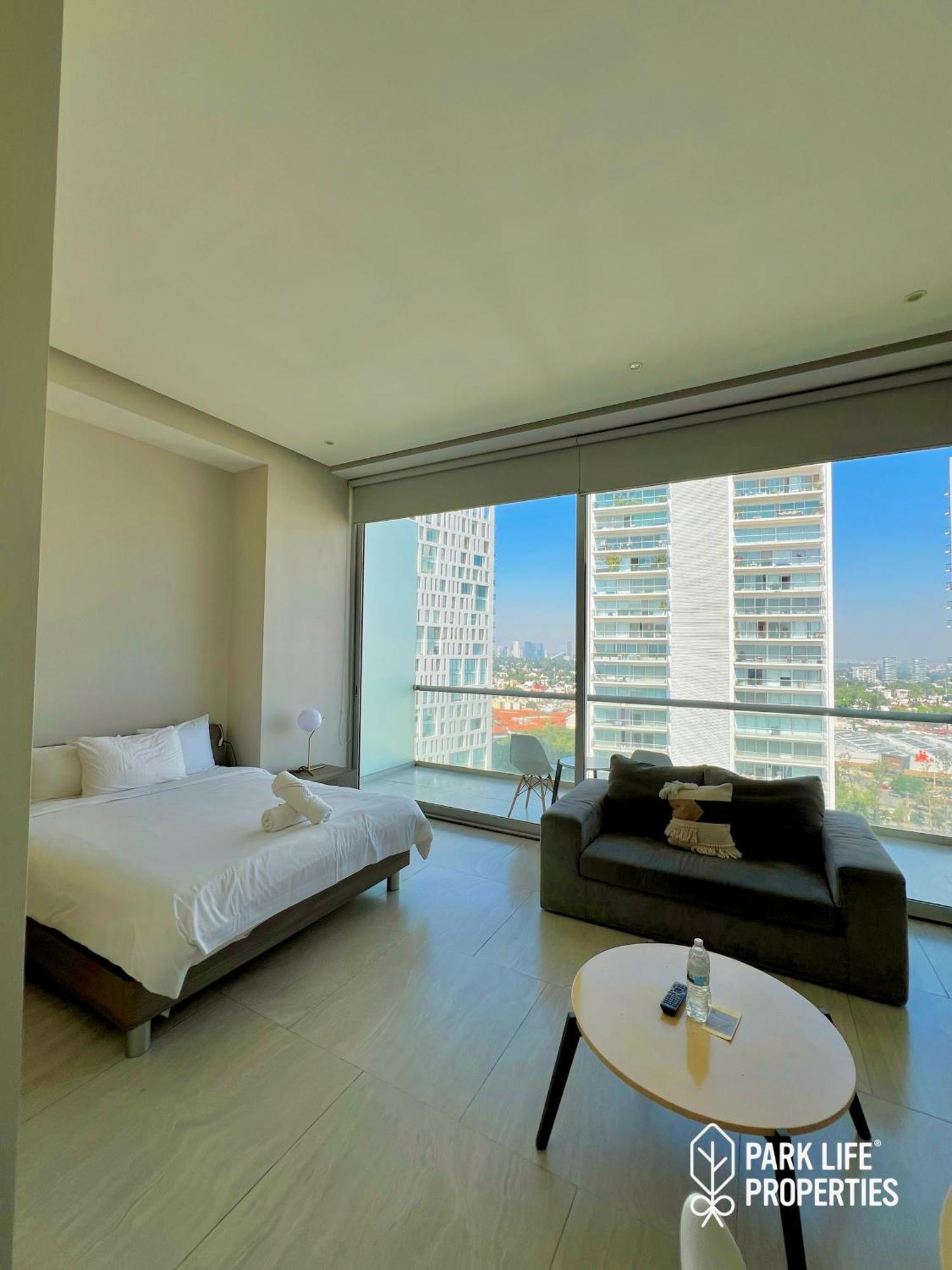 Park Life Guadalajara Aparthotel Exterior photo